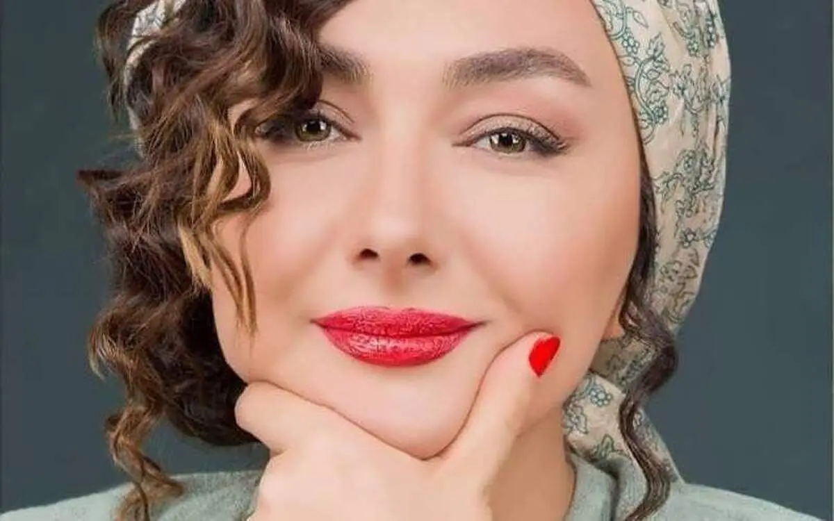 چهرۀ «هانیه توسلی» در 21 سالگی در کنار «کتایون ریاحی»؛ سال 79 