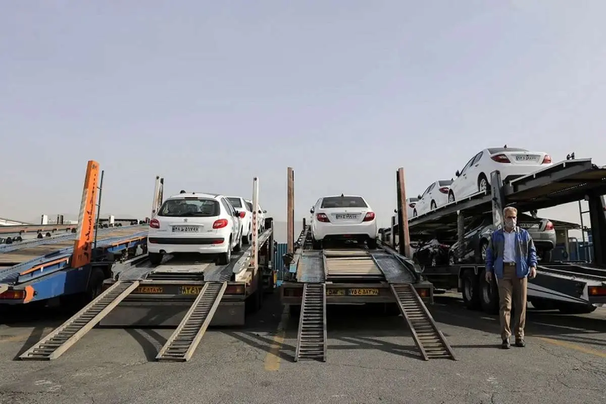 فرمان بازار خودرو دست دلار افتاد