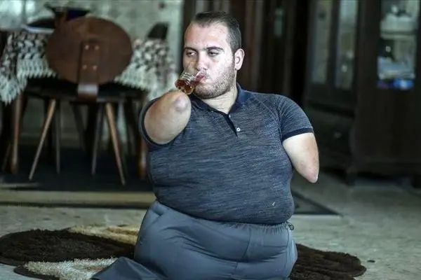 ببینید؛ زندگی عجیب امدادگر معلول فلسطینی در غزه