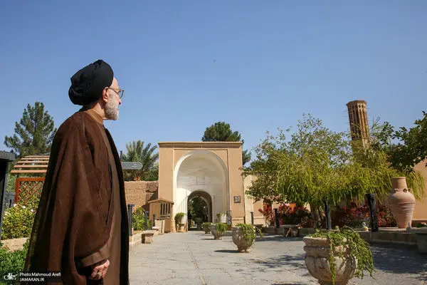 تصاویر؛ بازدید سید محمد خاتمی از باغ تاریخی دولت‌آباد یزد