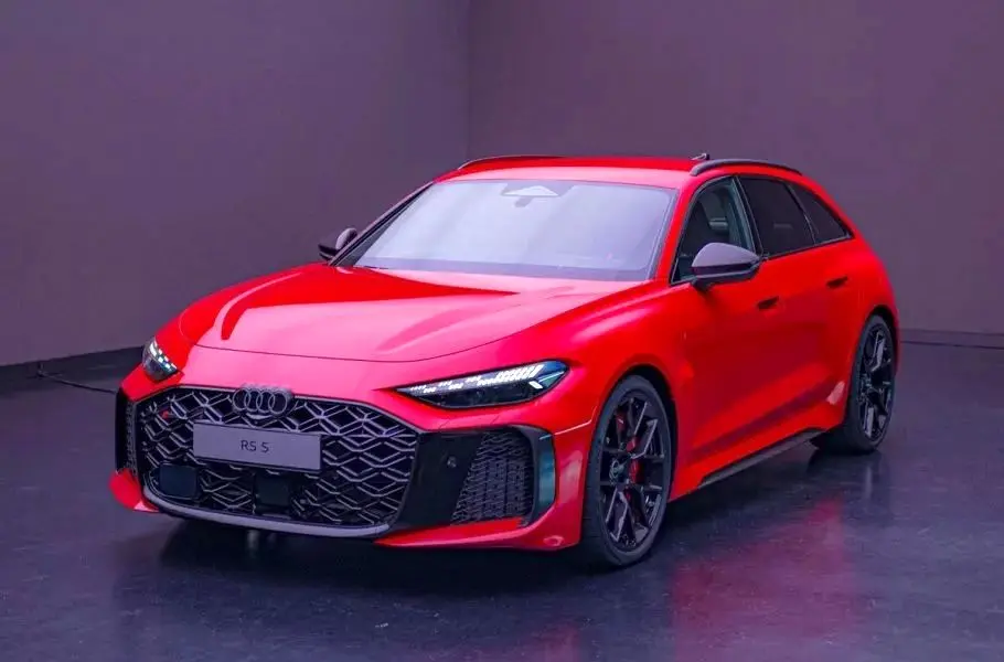 آئودی RS5 با قلب هیبریدی ۶۳۰ اسب بخاری وارد میدان شد
