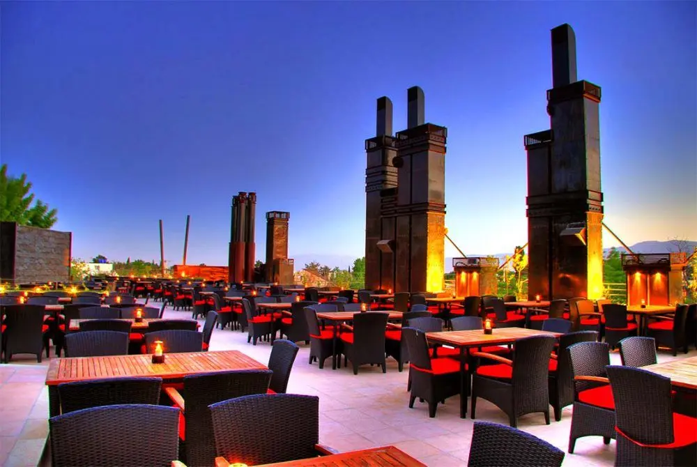 رستوران‌های شیراز در آستانه ورشکستگی؛ مشتریان نصف شدند 