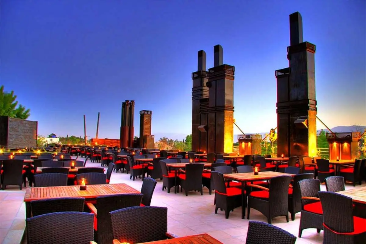 رستوران‌های شیراز در آستانه ورشکستگی؛ مشتریان نصف شدند 