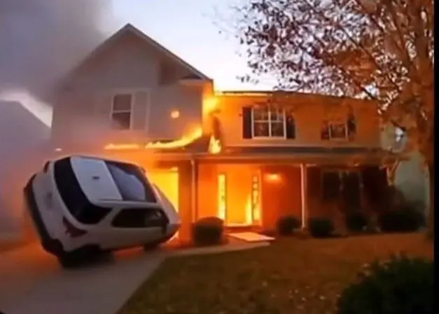 ببینید؛ لحظه انفجار یک خانه در فلوریدا