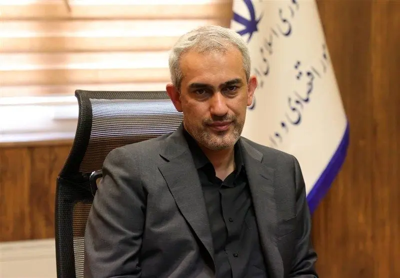 وزیر اقتصاد: انحلال بانک آینده به نفع تورم است/ رقم دقیقی از اموال بانک آینده نداریم 