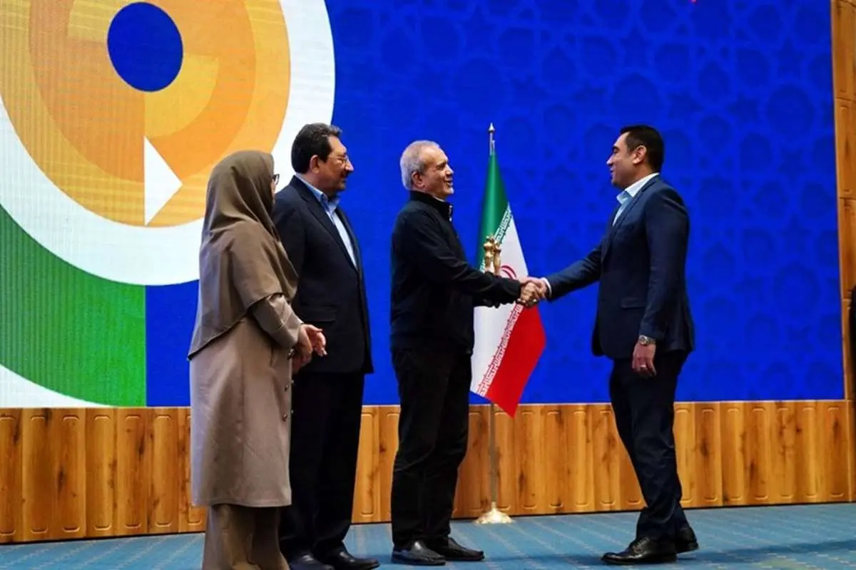 دریافت گواهینامه «واحد نمونه کشوری در کنترل کیفیت» توسط کشت و صنعت تکدانه