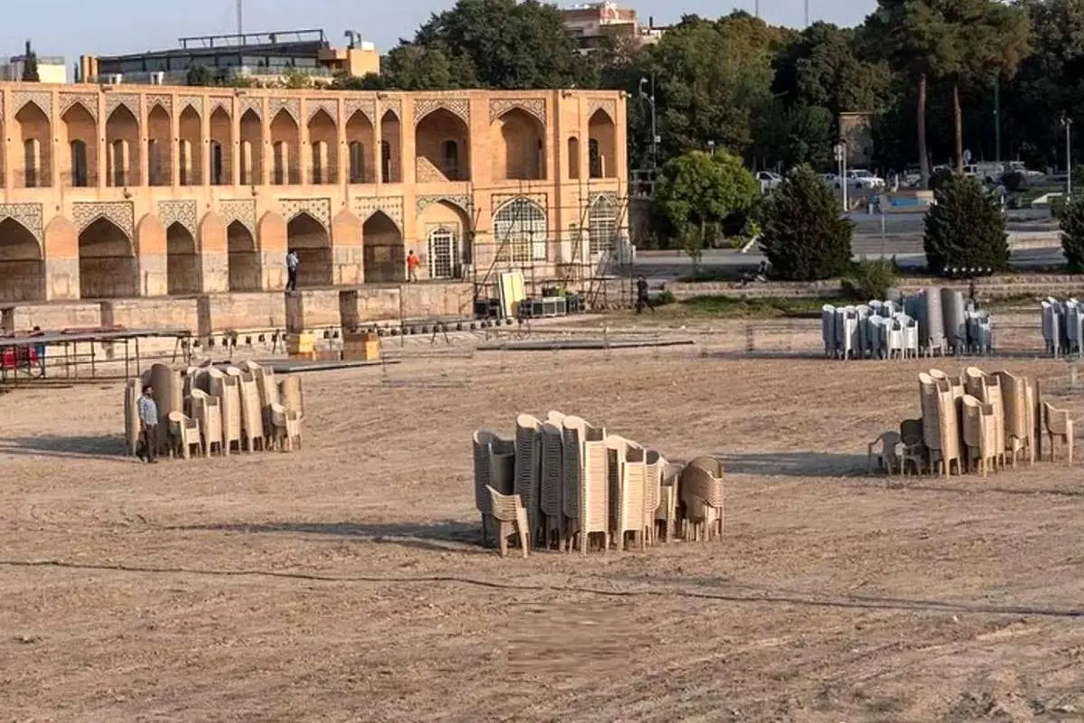 عادیسازی فاجعهبار خشک کردن رودخانهقم و زایندهرود؛ از ساخت پاساژ تا برگزاری کنسرت