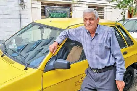 خاطره جالب راننده تاکسی‌ ۹۰ ساله از نجات زندگی یک زوج