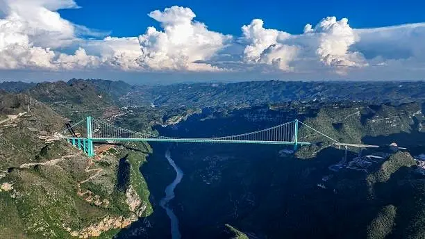 ببینید؛ لحظه ریزش یک پل در چین