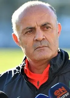 دستیار ترکیه‌ای سهراب کیست؟ کارنامه اوزجان بیزاتی مربی استقلال