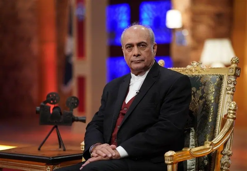 بهمن دان در جمع امدادگران هلال‌احمر 