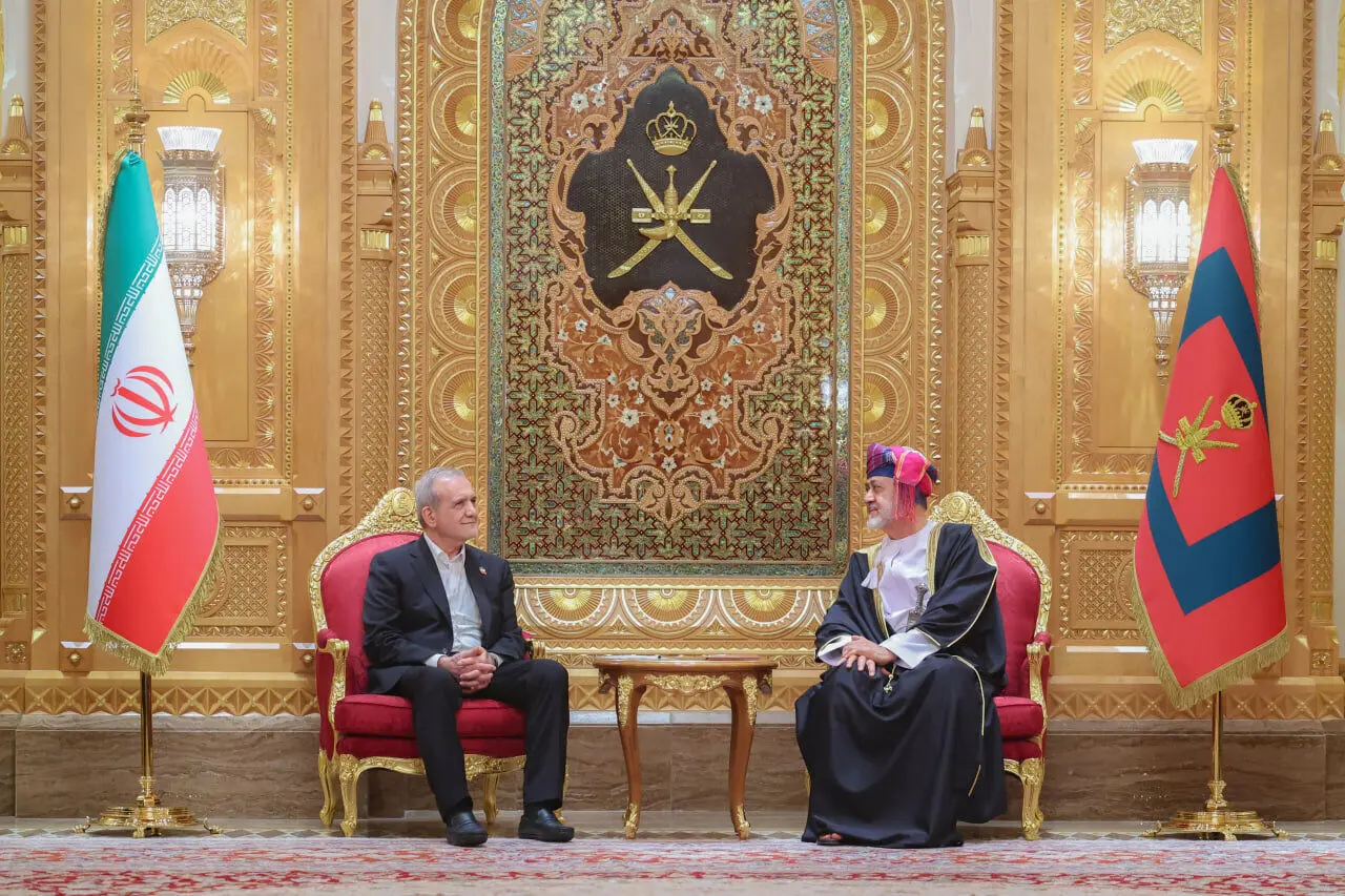 گزارش روزنامه الاخبار لبنان از پیشنهادات عمان به ایران و امریکا؛ "کمتر در برابر کمتر"