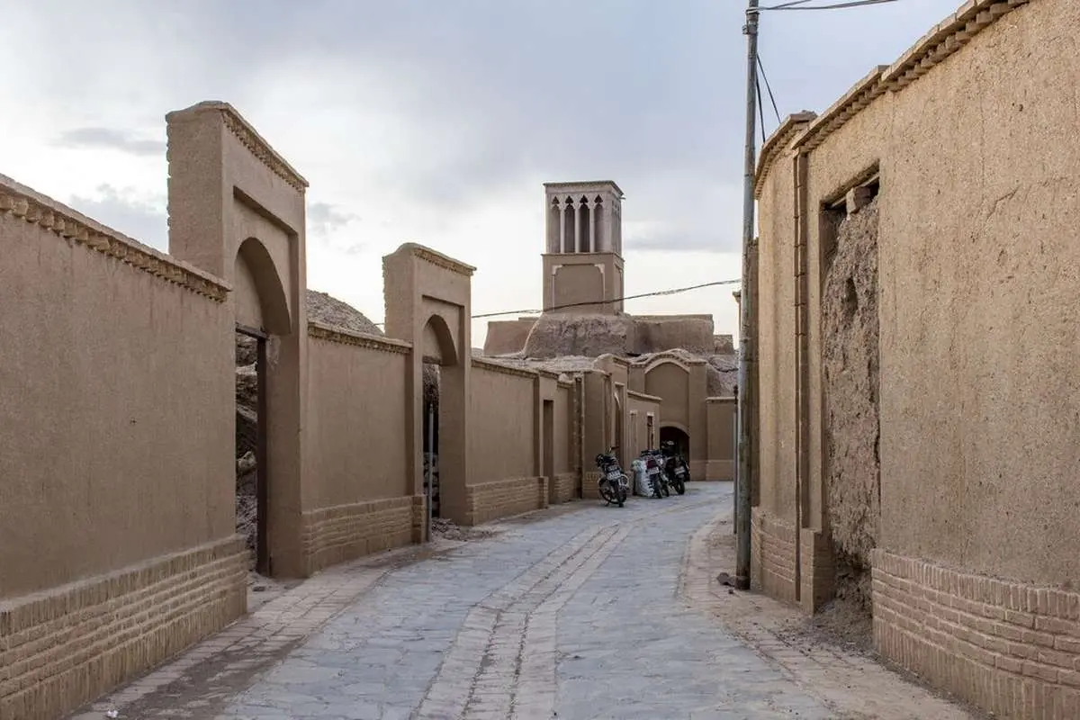 تصاویر؛ روستایی با کوچههای خشتی و بادگیرهای صفوی