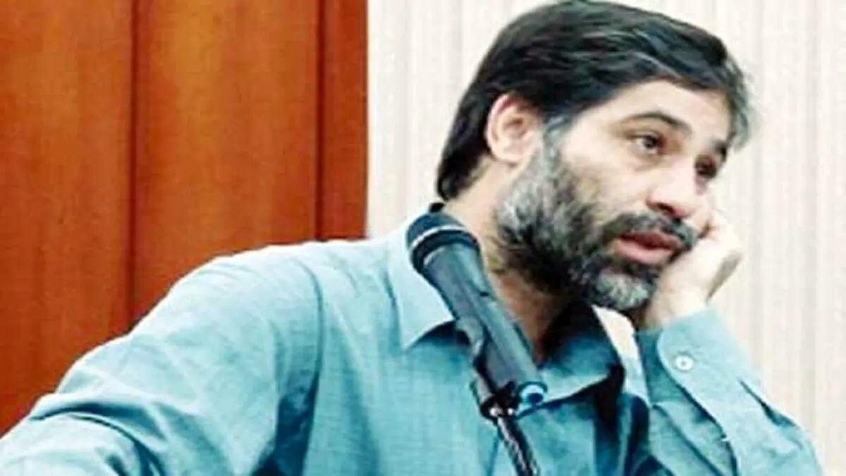 سوار دوچرخه‌ام میشدم و تا دختری را نمی‌کشتم آرام نمیشدم