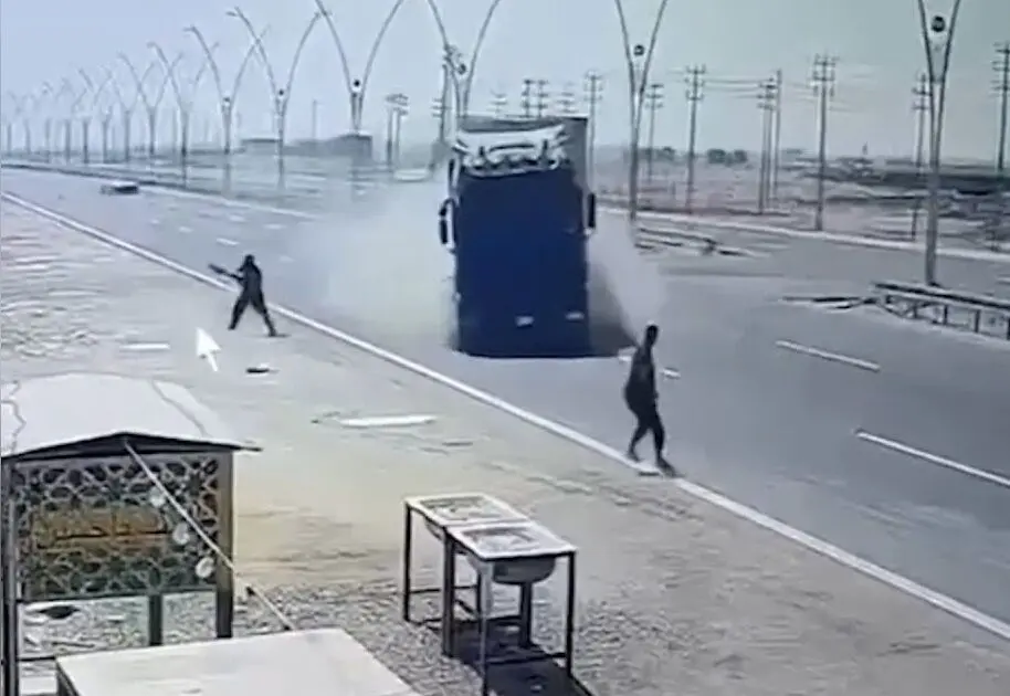 ببینید؛ نجات معجزه‌آسای زائر اربعین از حادثه رانندگی