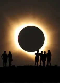  تصاویری از پدیده تماشایی خورشیدگرفتگی کامل ۲۰۲۶  