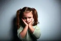 مقابل کودکان از جنگ صحبت نکنید