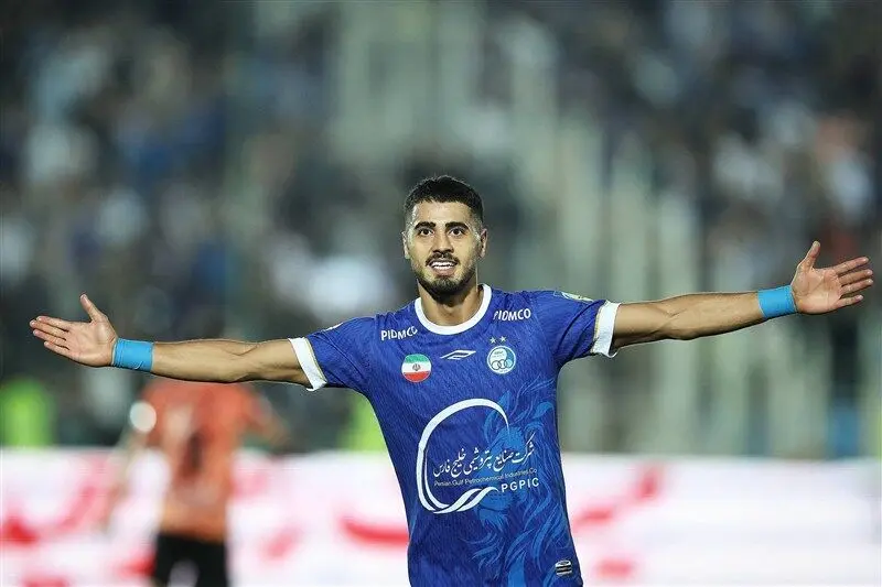 کار قشنگ؛ آزادی 10 زندانی توسط مهاجم استقلال

