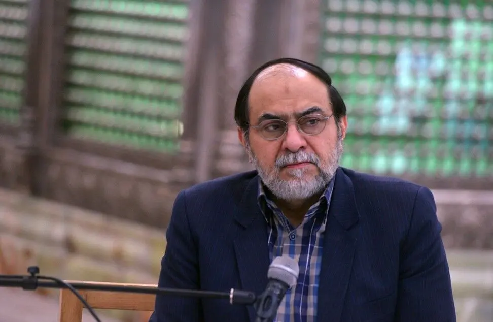 رحیم‌پور ازغدی: گرفتار کردن آمریکا در دریای کارائیب بهتر است یا در خلیج فارس؟
