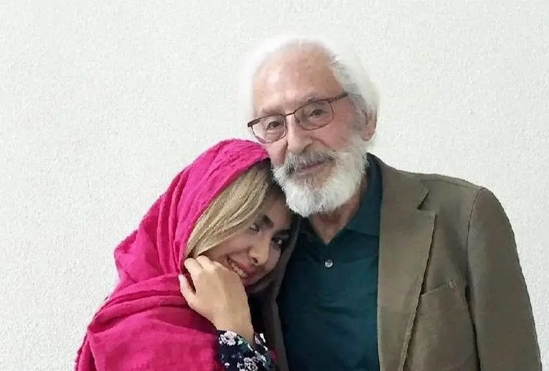 «جمشید مشایخی» در 43 سالگی در کنار «شهرام شب‌پره»؛ سال 56 