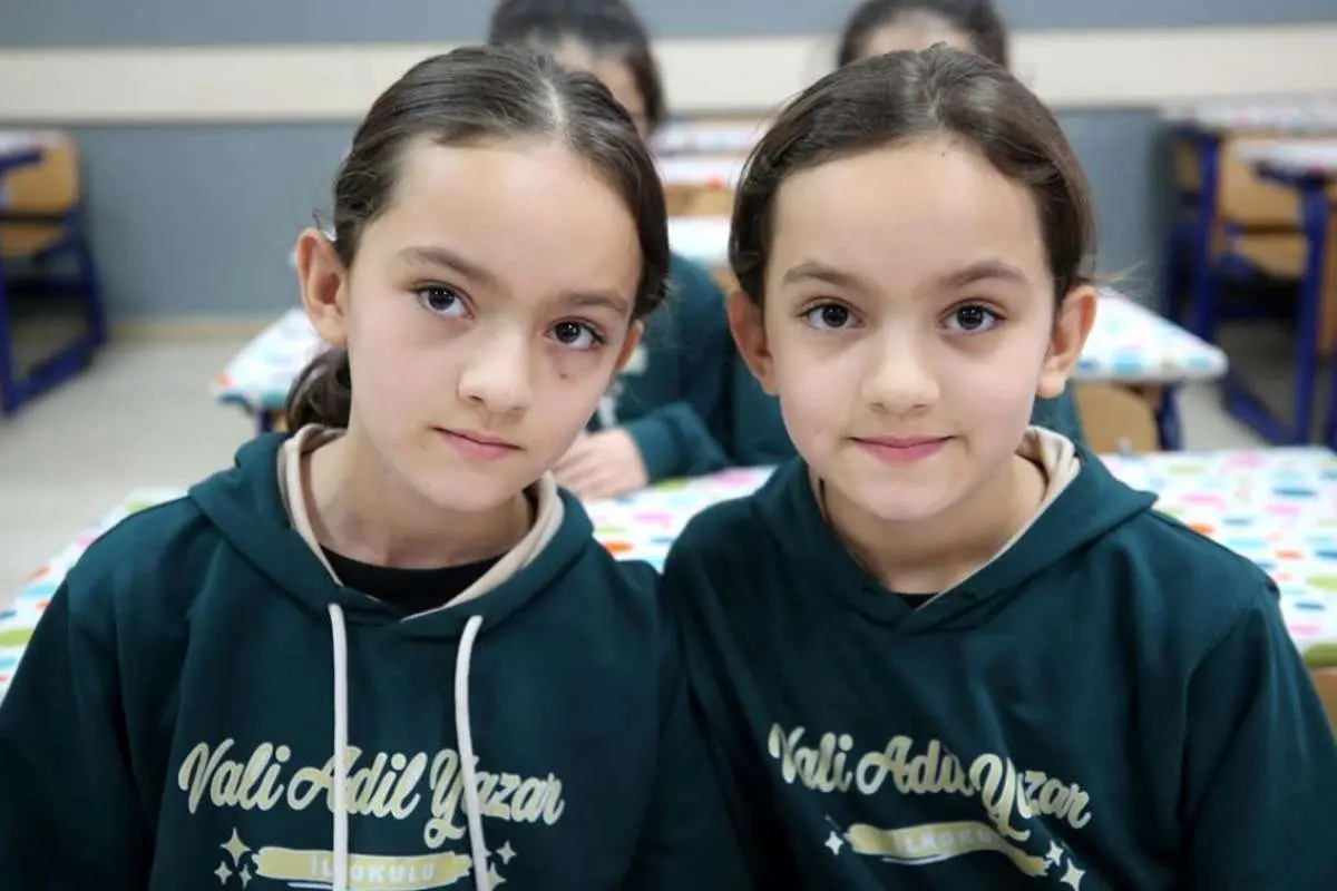 تصاویر؛ مدرسه دوقلوها