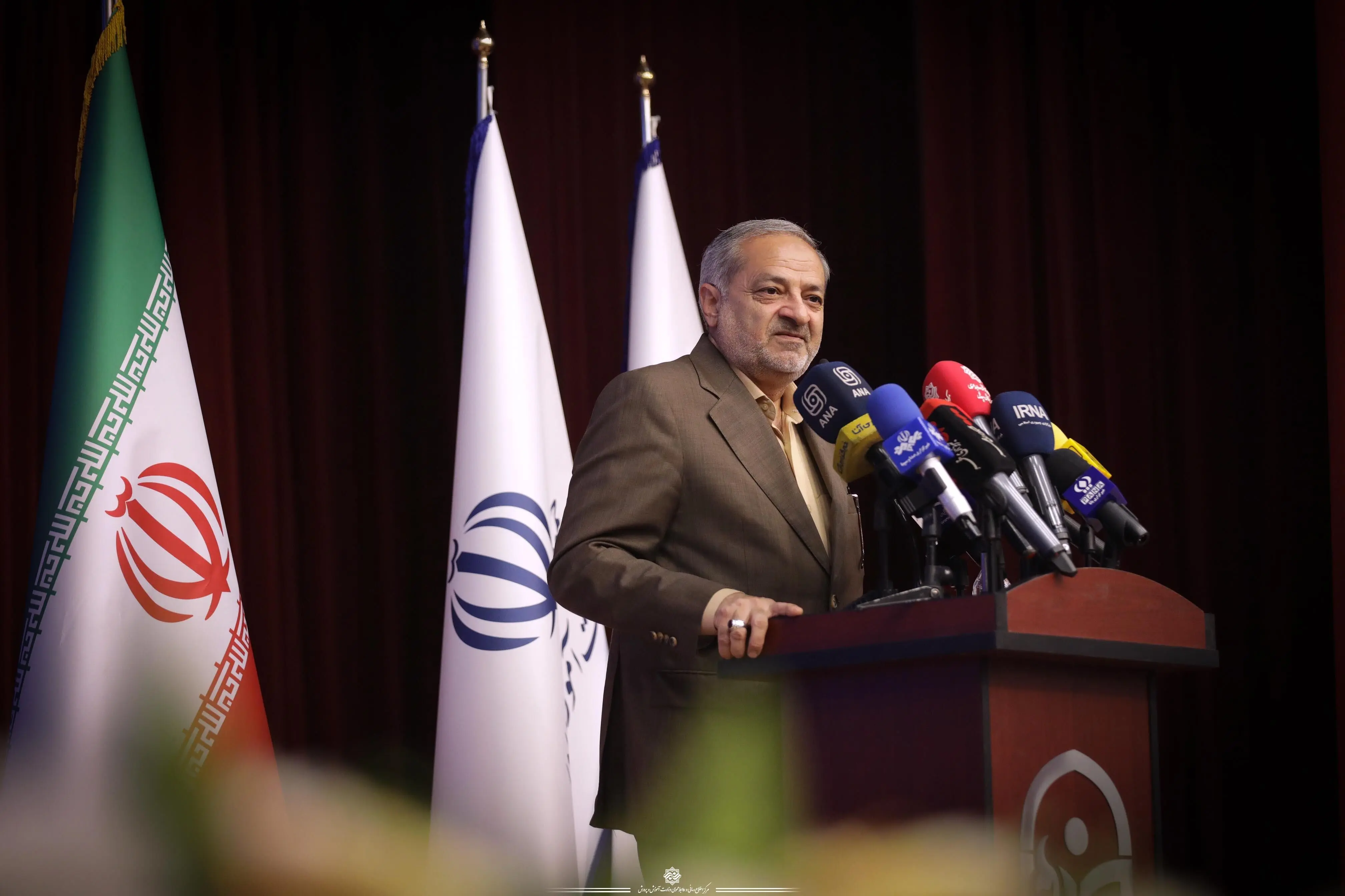  احتمال مجازی شدن مدارس هست؟ وزیر پاسخ داد