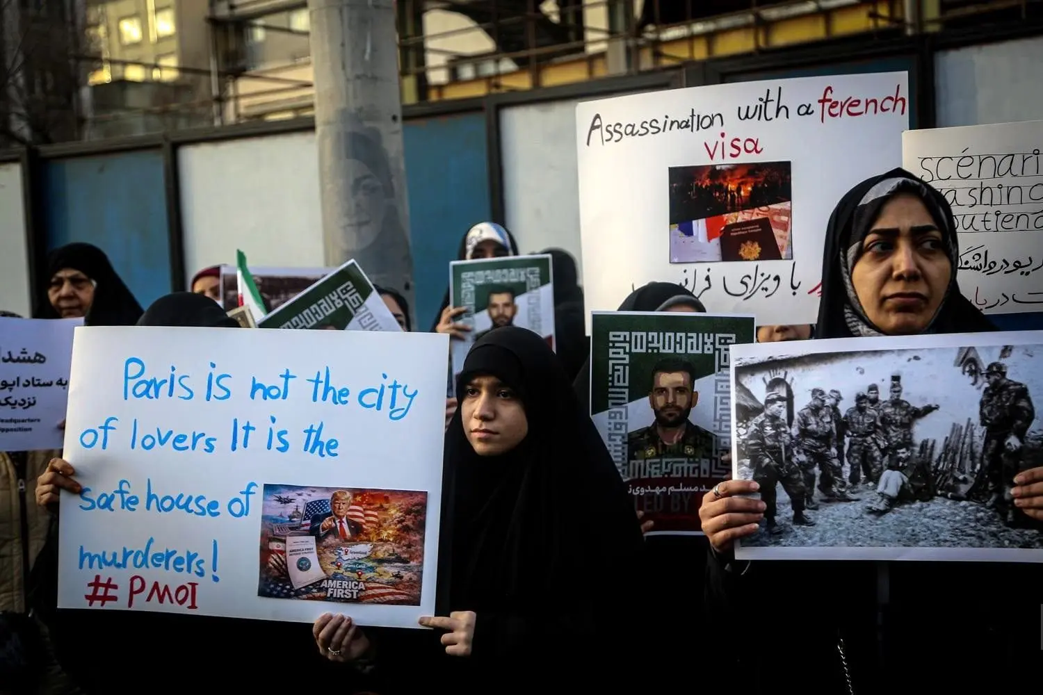 تصاویر؛ تجمع مقابل سفارت فرانسه در تهران