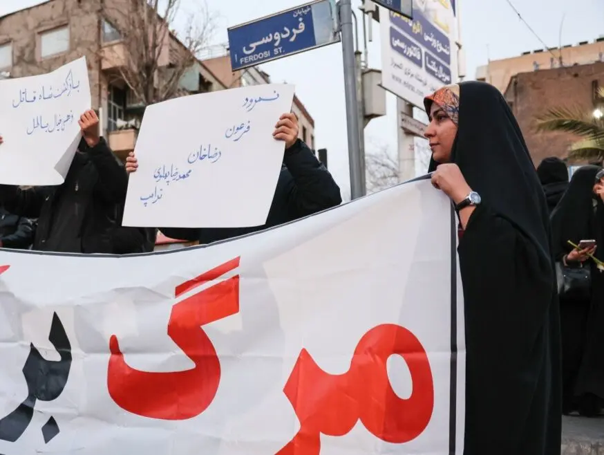تصاویر؛ تجمع مقابل سفارت انگلیس در تهران 