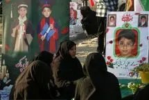 تصاویر؛ ۱۳ بدر مینابی‌ها در کنار فرزندان شهیدشان
