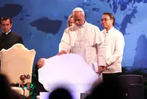 پاپ لئو یک قالب یخ را متبرک کرد