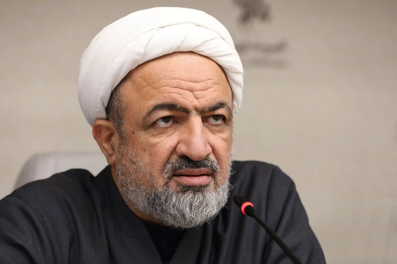 حمید رسایی: دبیر شورای‌عالی امنیت ملی در جایگاهی نیست که بتواند مجلس را تعطیل کند
