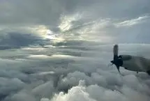 ببینید؛ لرزش شدید کابین خلبان در چشم طوفان ملیسا