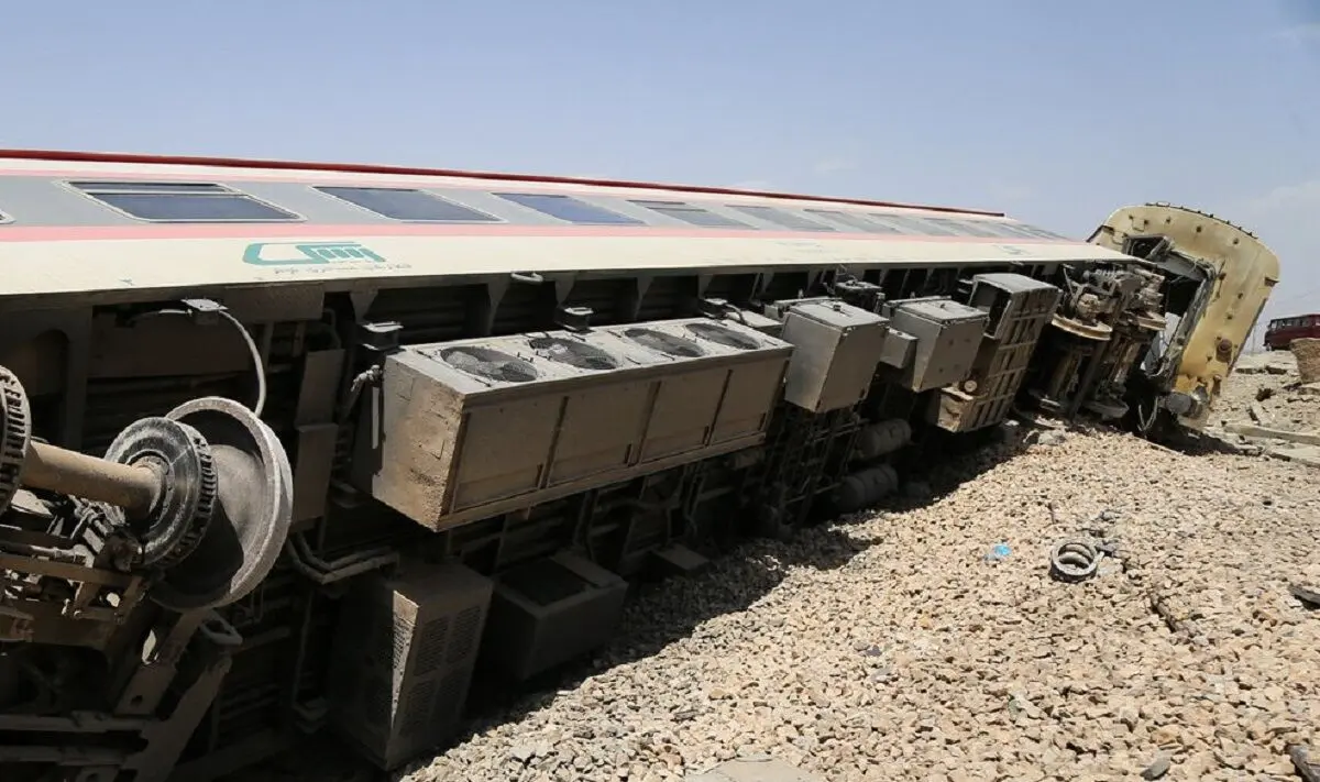 خروج از ریل چند واگن قطار باری در زاهدان