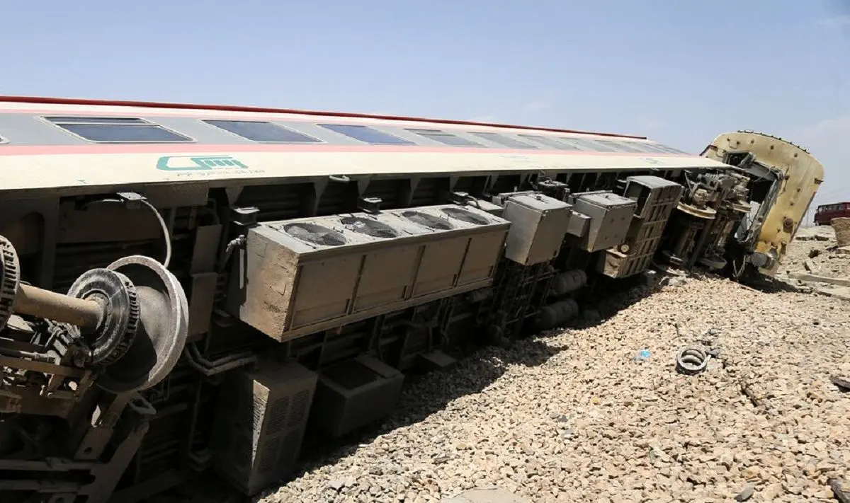 خروج از ریل چند واگن قطار باری در زاهدان