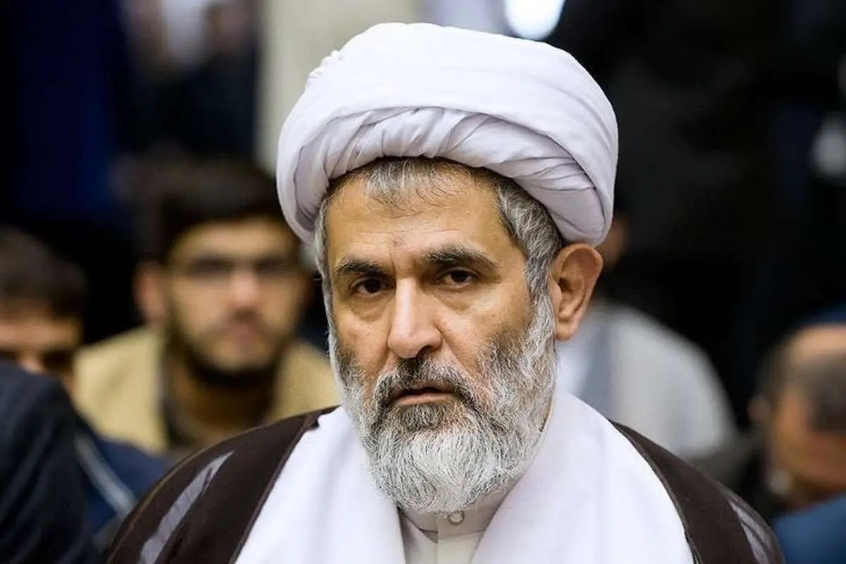 تصاویری جدید از حسین طائب در بیت دو مرجع تقلید در قم