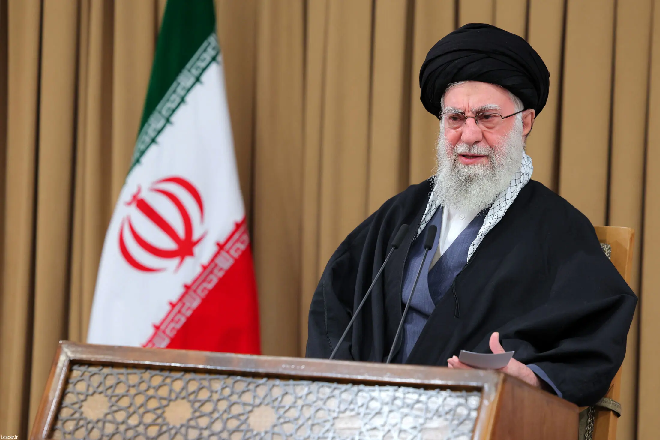 تصاویر؛ سخنرانی تلویزیونی رهبر انقلاب 