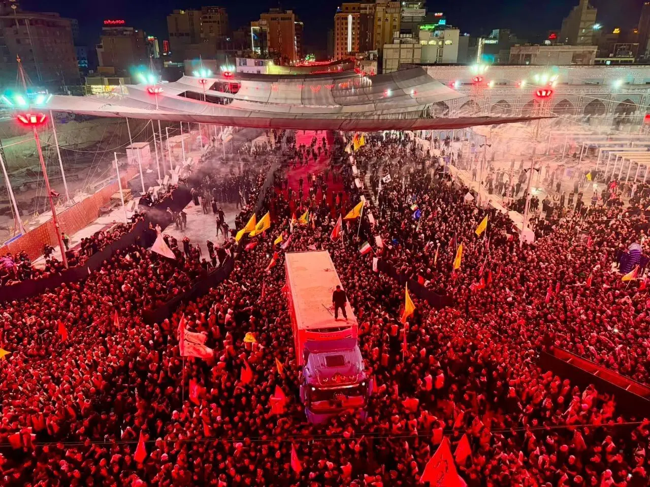 ویدئو؛ لحظه ورود پیکر رهبر شهید به بین الحرمین