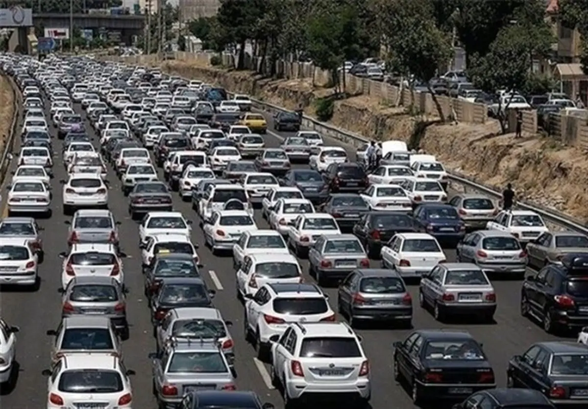 ترافیک سنگین در هراز و آزادراه ساوه–تهران / بارش باران در جاده‌های ۱۱ استان کشور